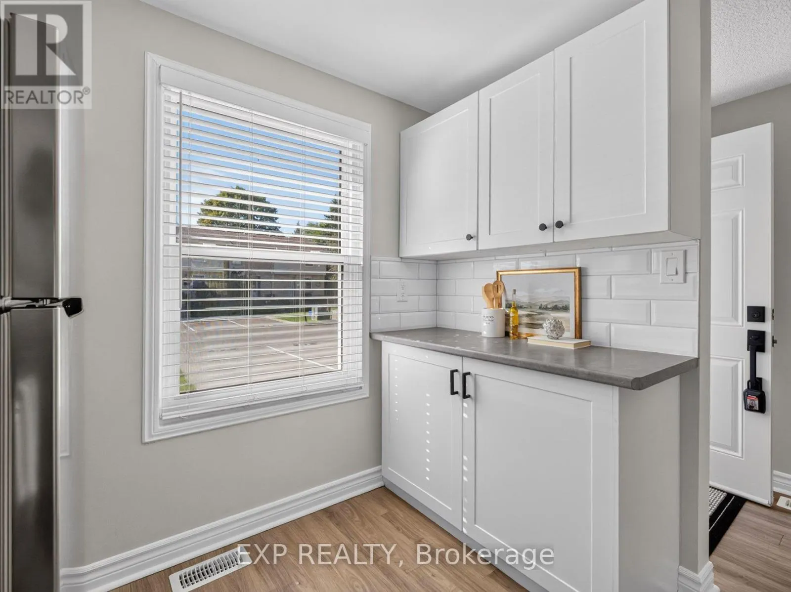 20 - 242 LAKEPORT ROAD #20