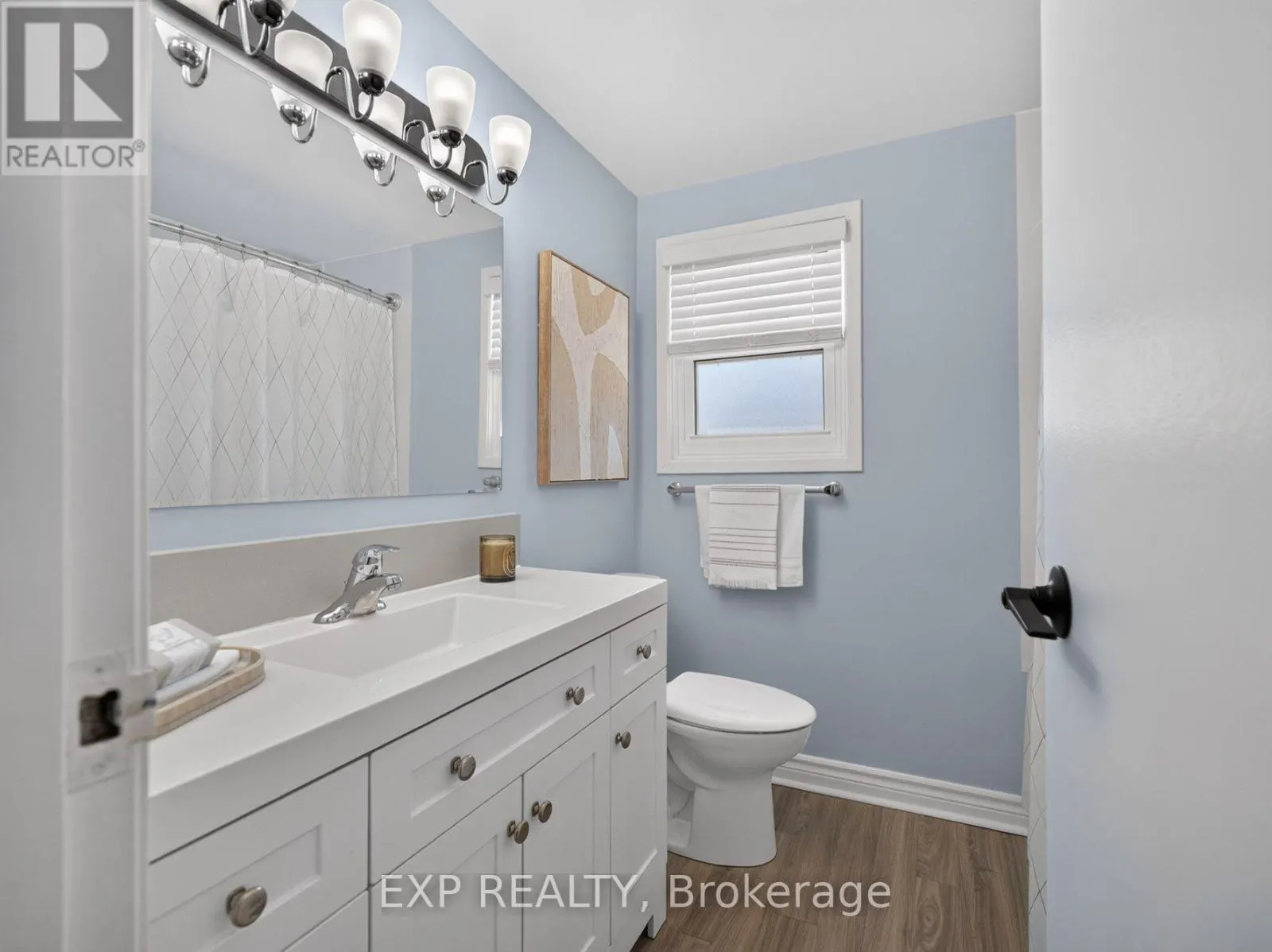 20 - 242 LAKEPORT ROAD #20