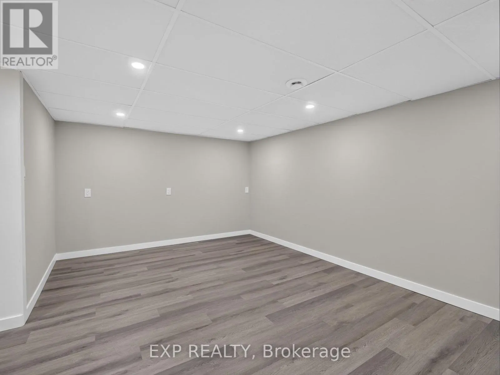 20 - 242 LAKEPORT ROAD #20