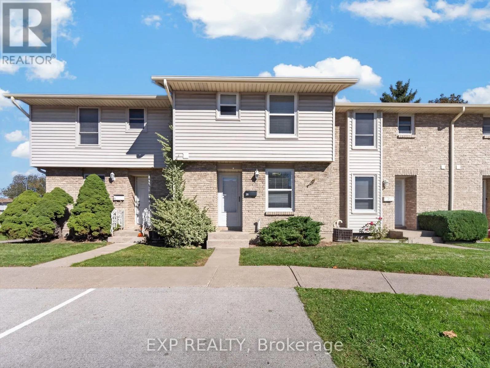 20 - 242 LAKEPORT ROAD #20