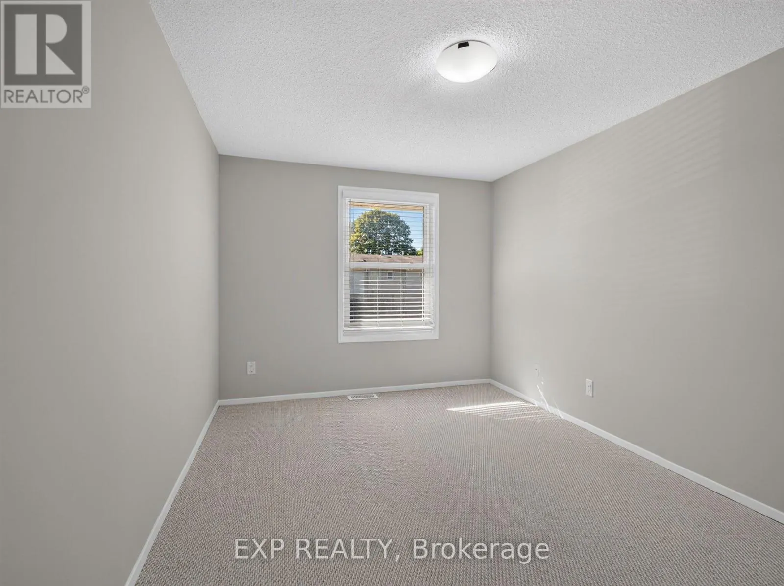 20 - 242 LAKEPORT ROAD #20