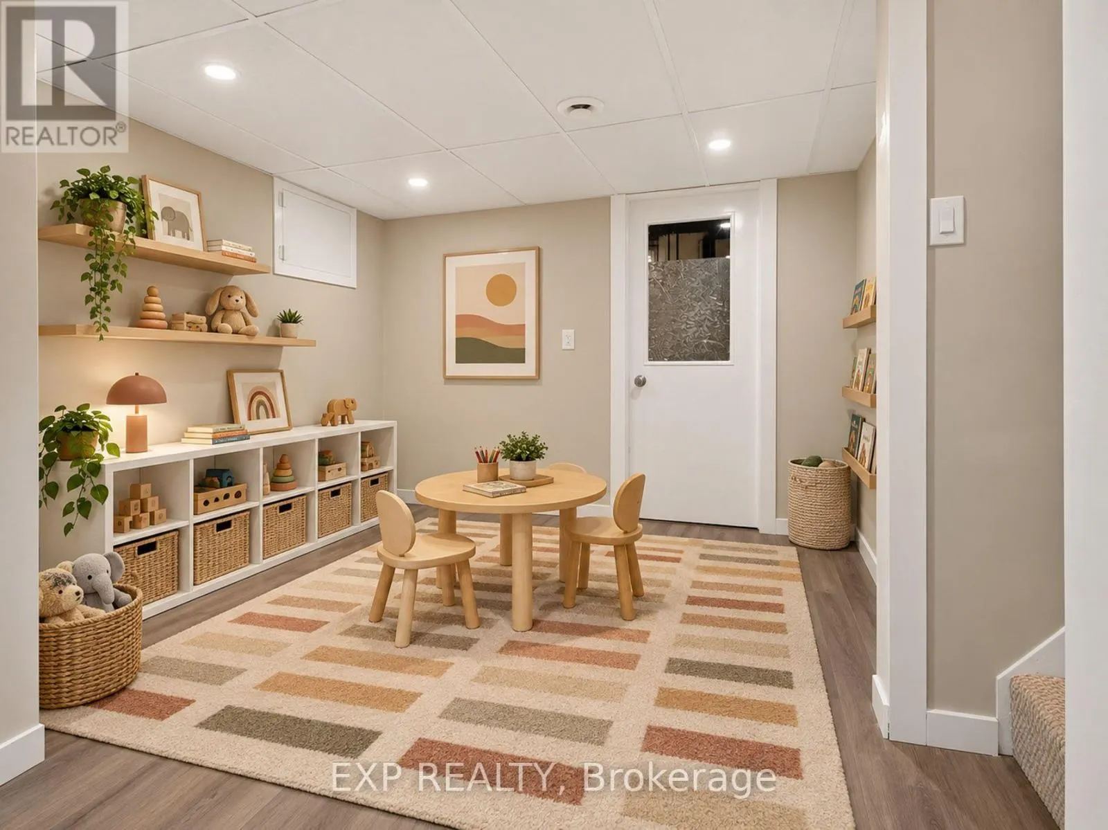 20 - 242 LAKEPORT ROAD #20