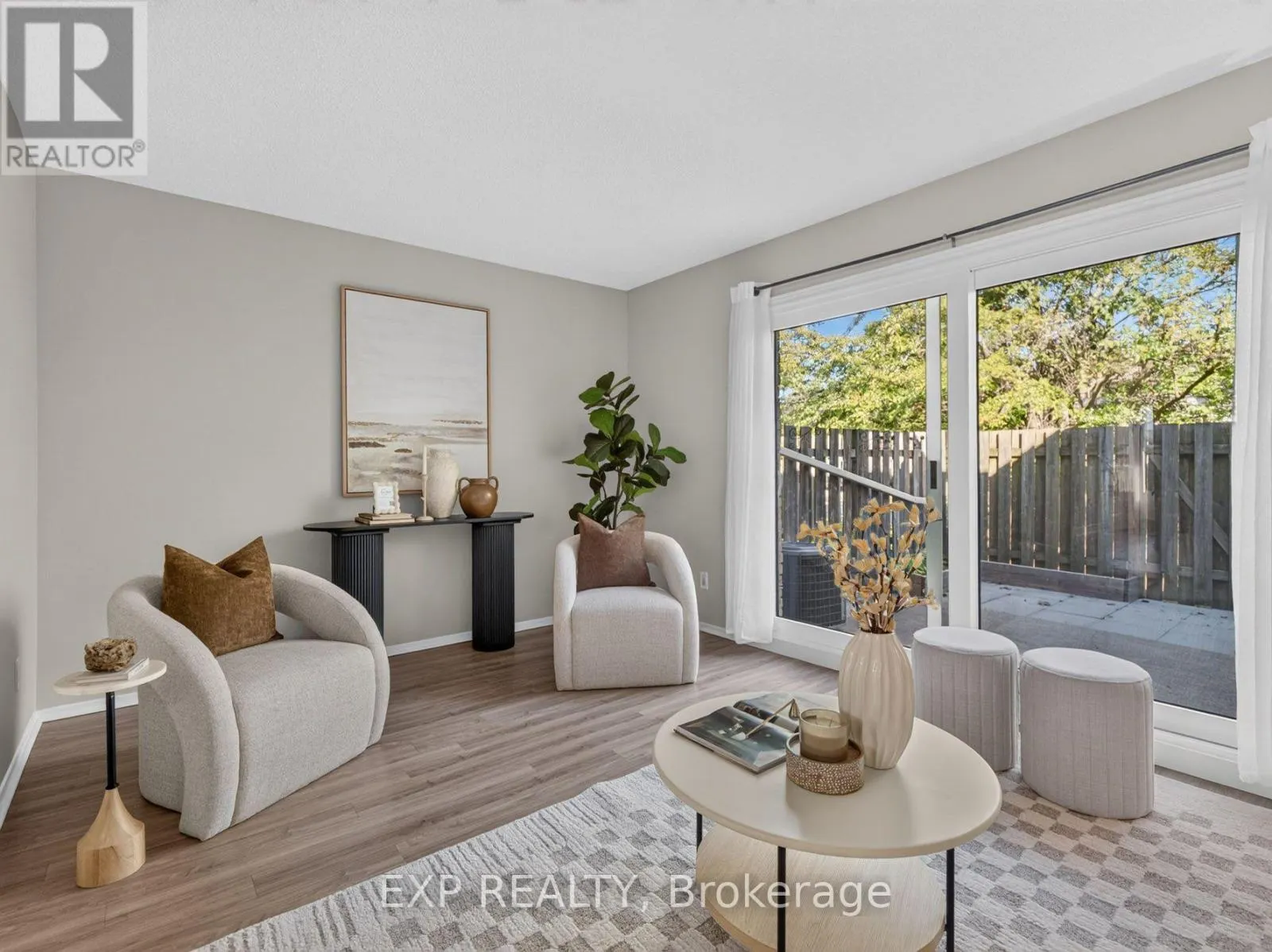 20 - 242 LAKEPORT ROAD #20
