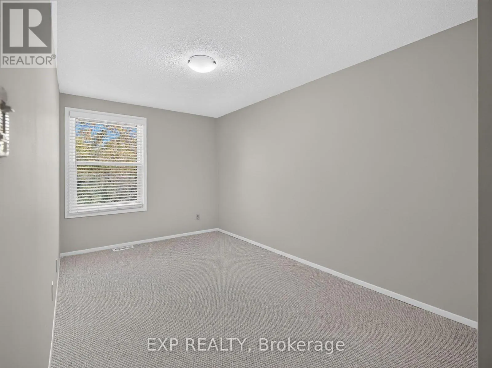 20 - 242 LAKEPORT ROAD #20