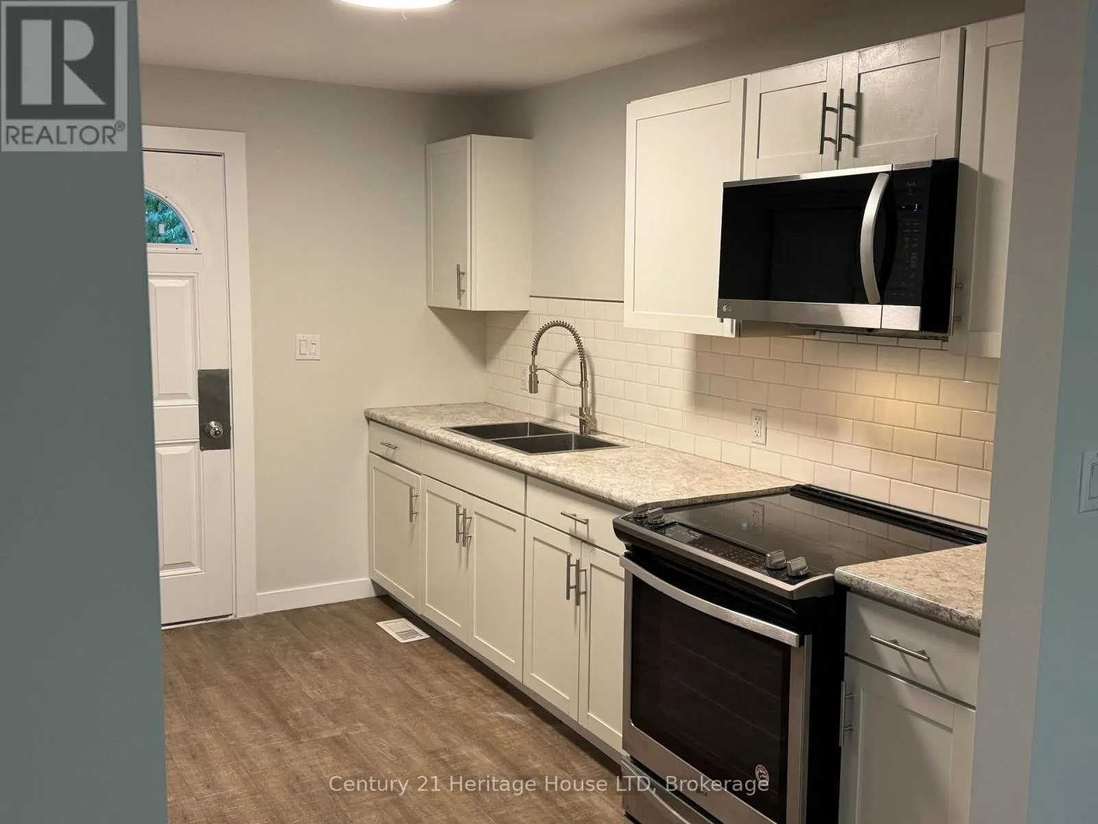 2 - 28 PRINCESS STREET #2