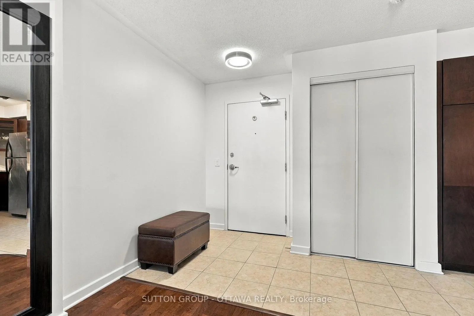 1012 - 138 SOMERSET STREET W