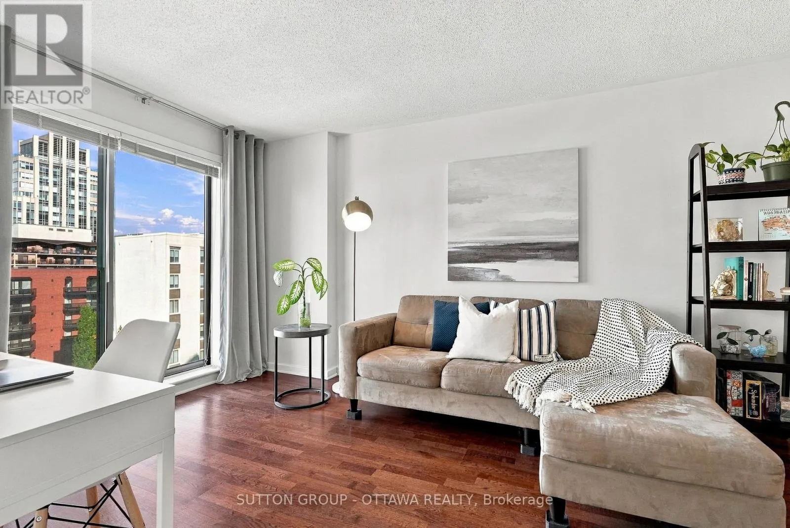 1012 - 138 SOMERSET STREET W
