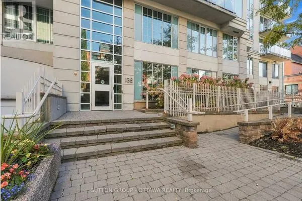 1012 - 138 SOMERSET STREET W