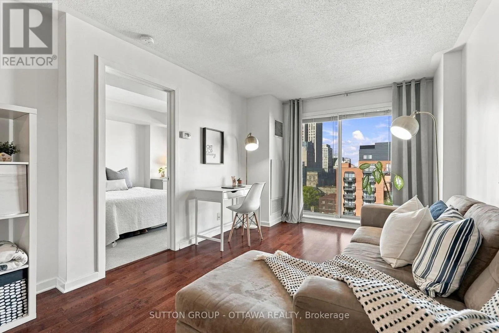 1012 - 138 SOMERSET STREET W