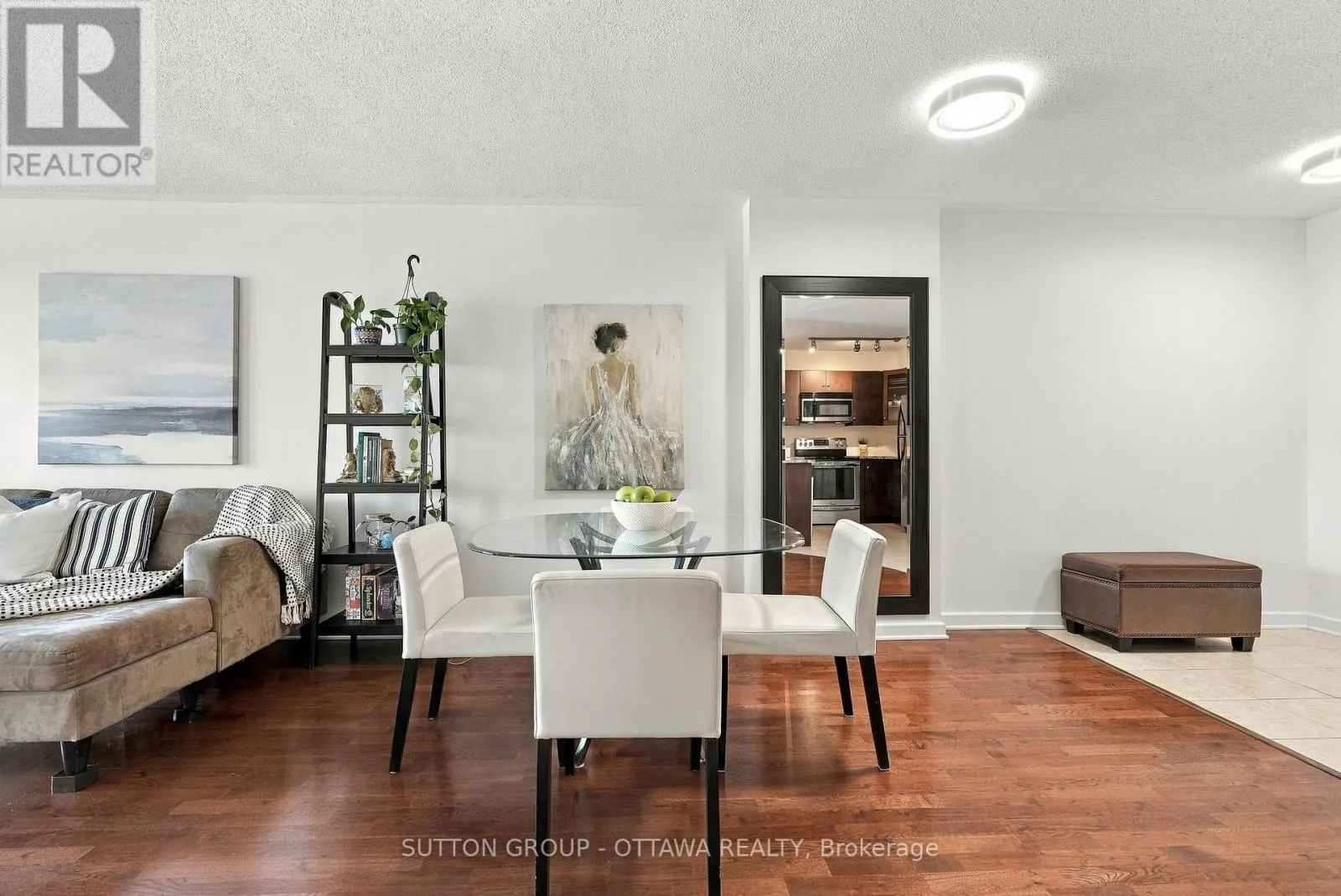 1012 - 138 SOMERSET STREET W