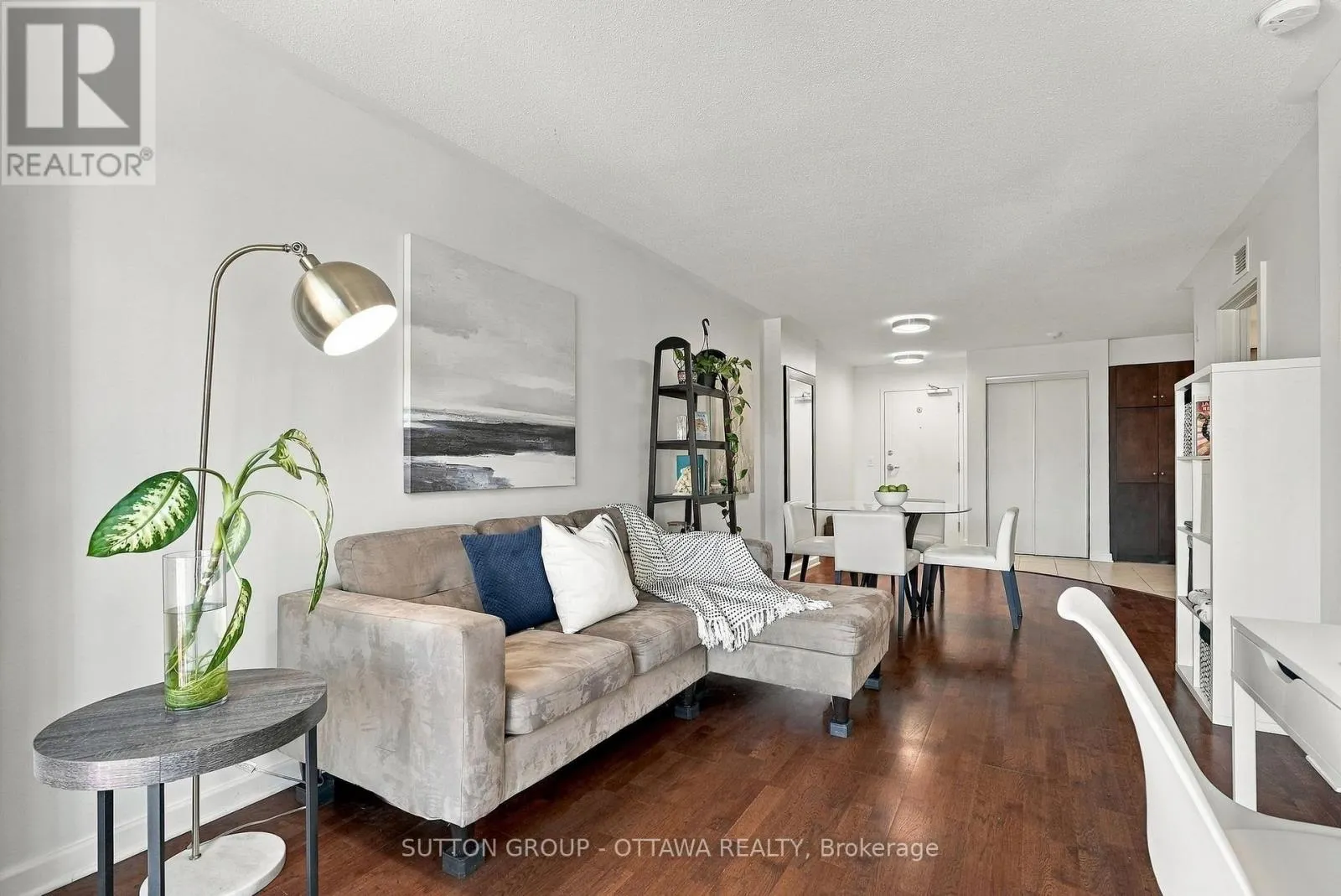 1012 - 138 SOMERSET STREET W