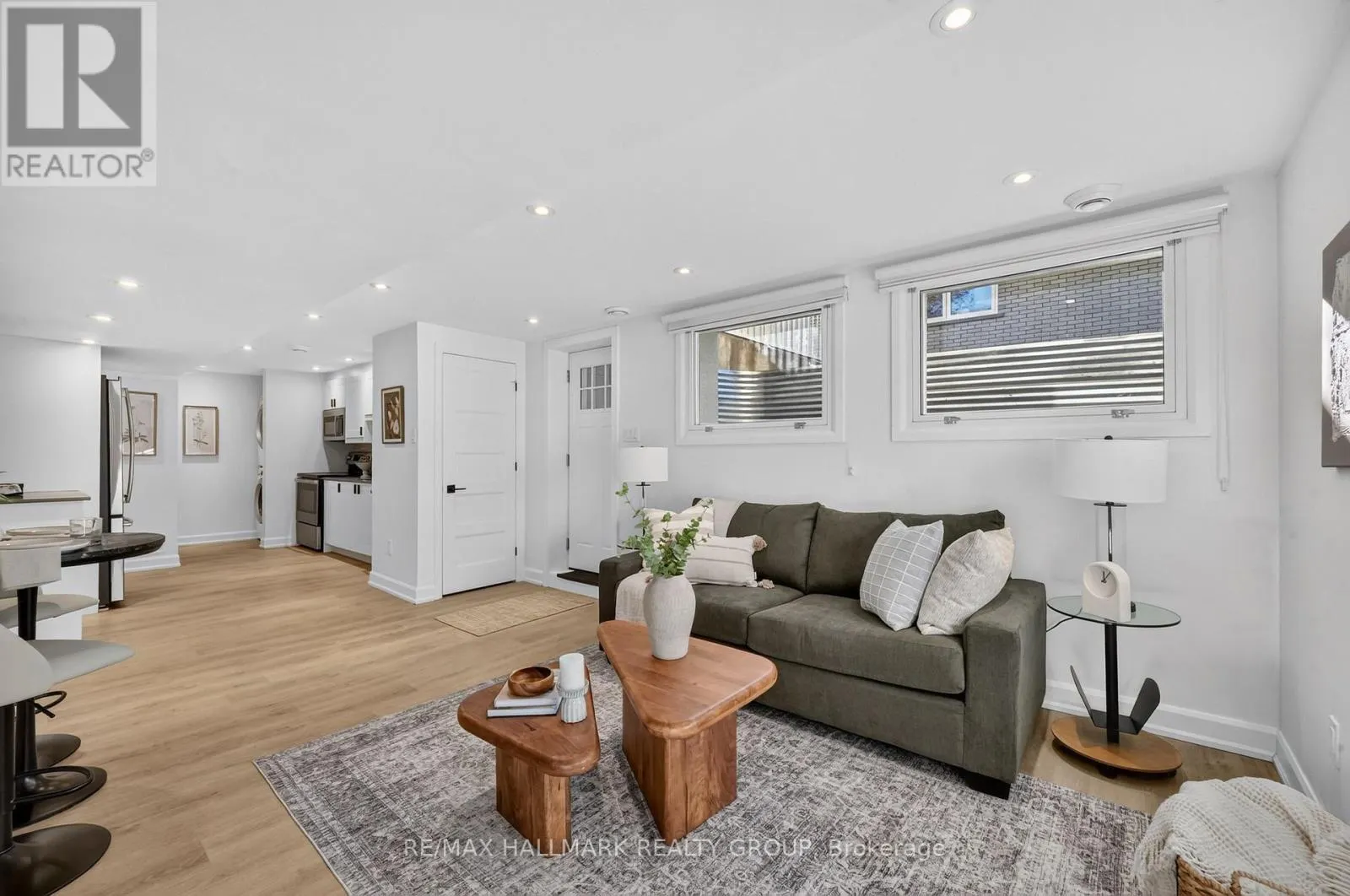 886 TROJAN AVENUE