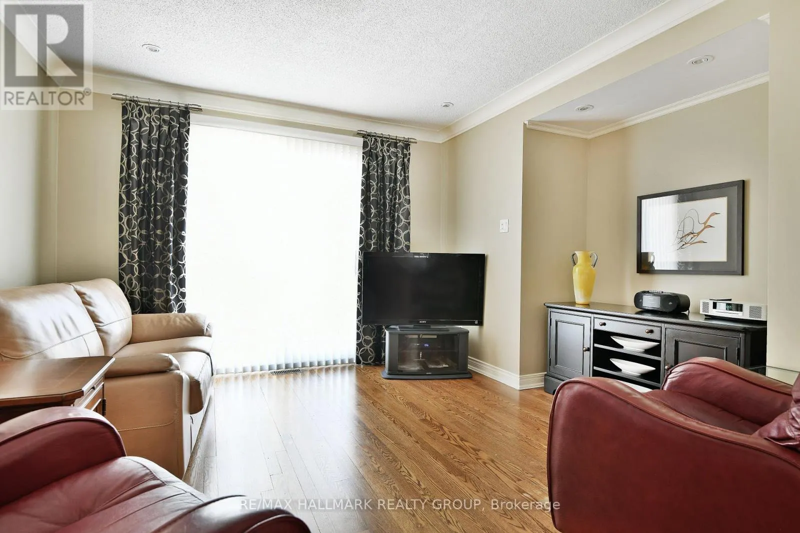 886 TROJAN AVENUE