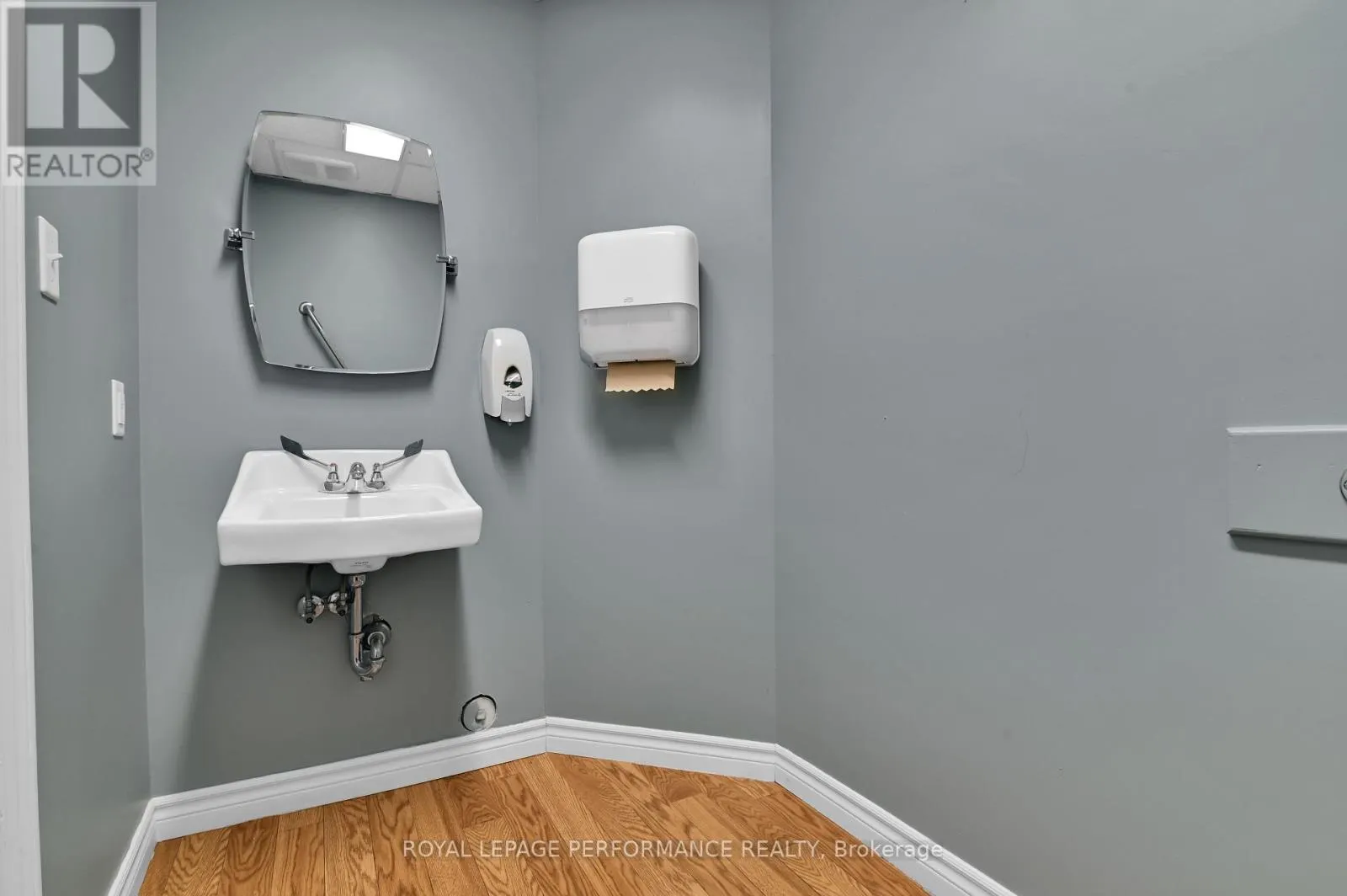 117 FIRST STREET E