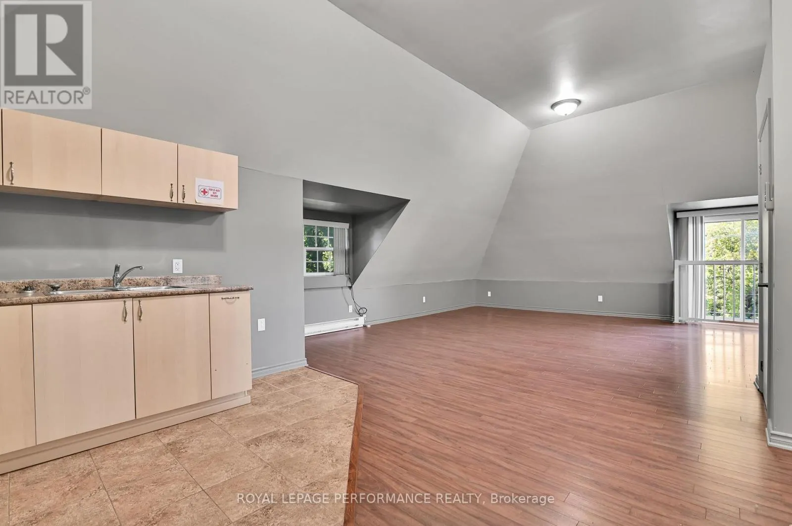 117 FIRST STREET E