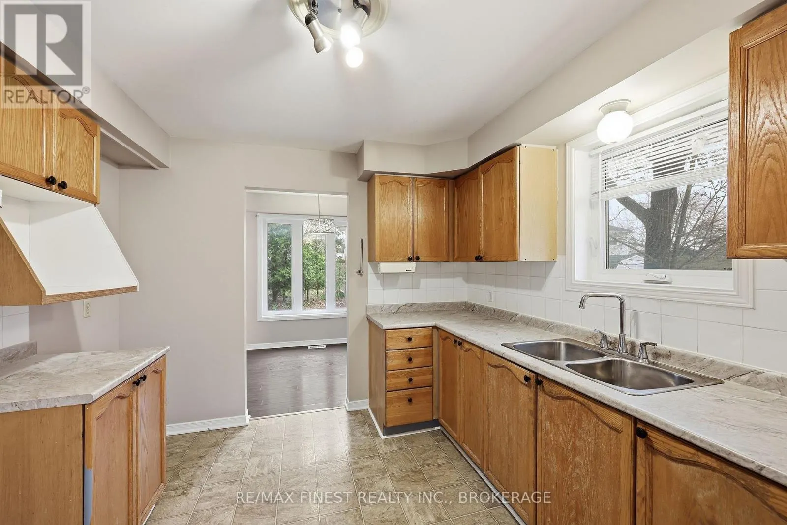 870 WALKER COURT