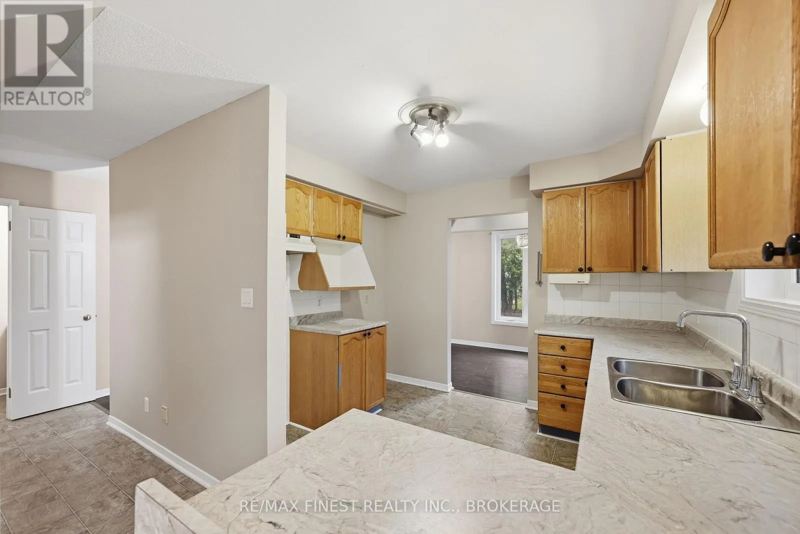 870 WALKER COURT