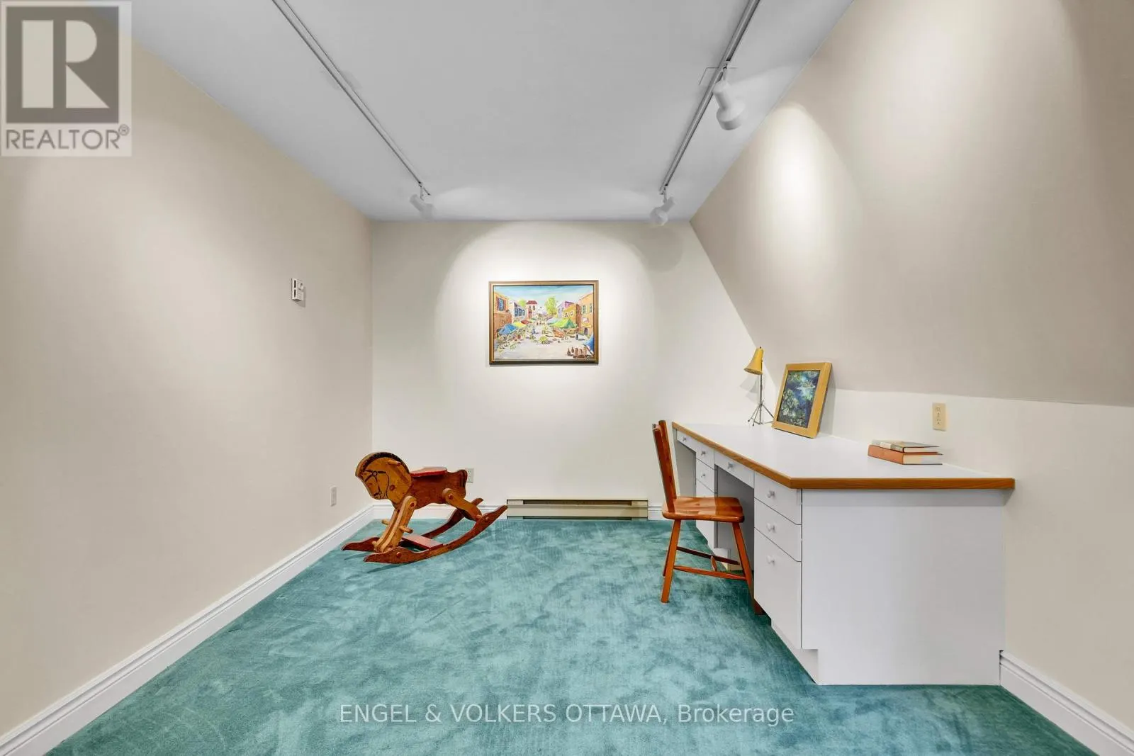 7 MID PINES GROVE