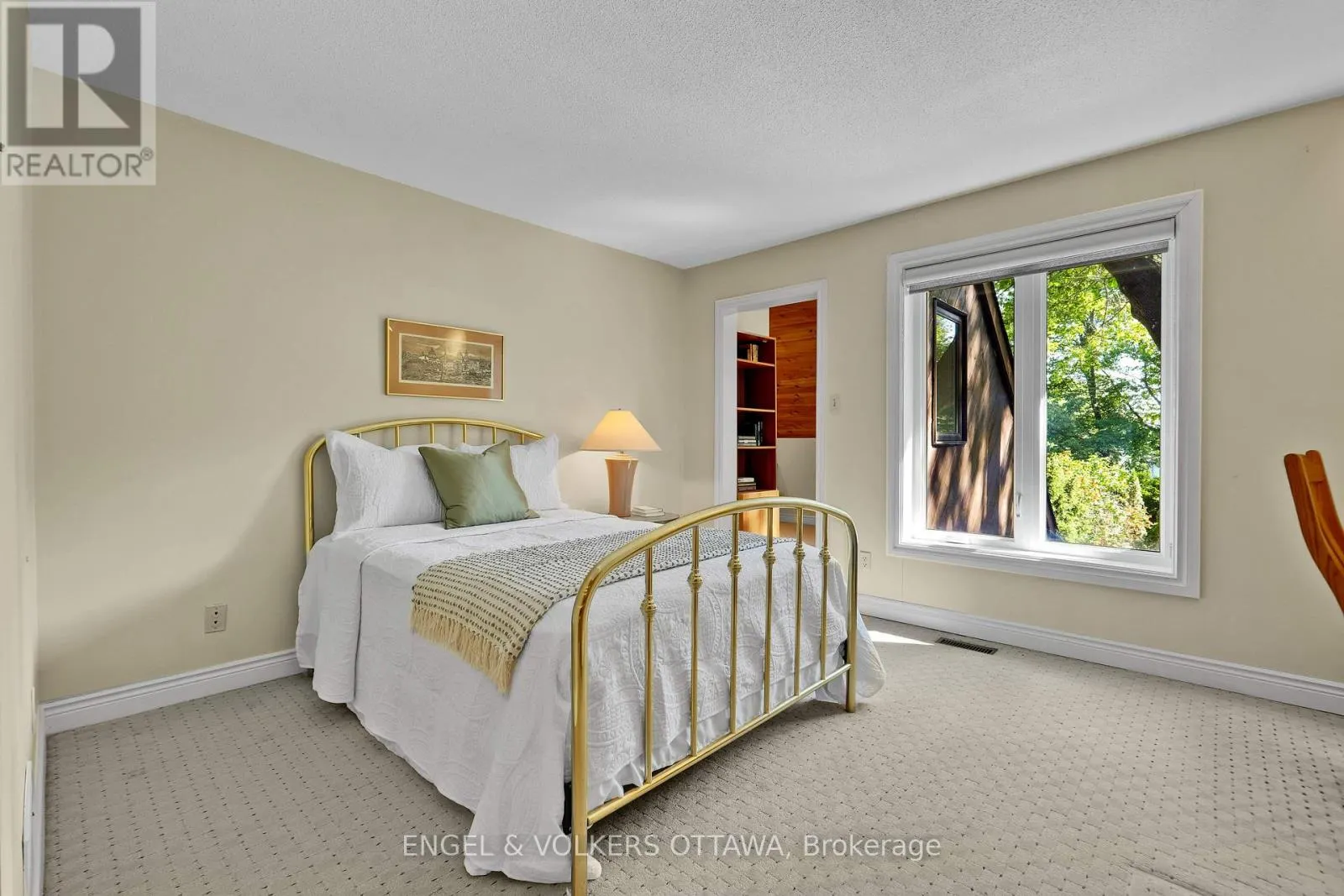 7 MID PINES GROVE