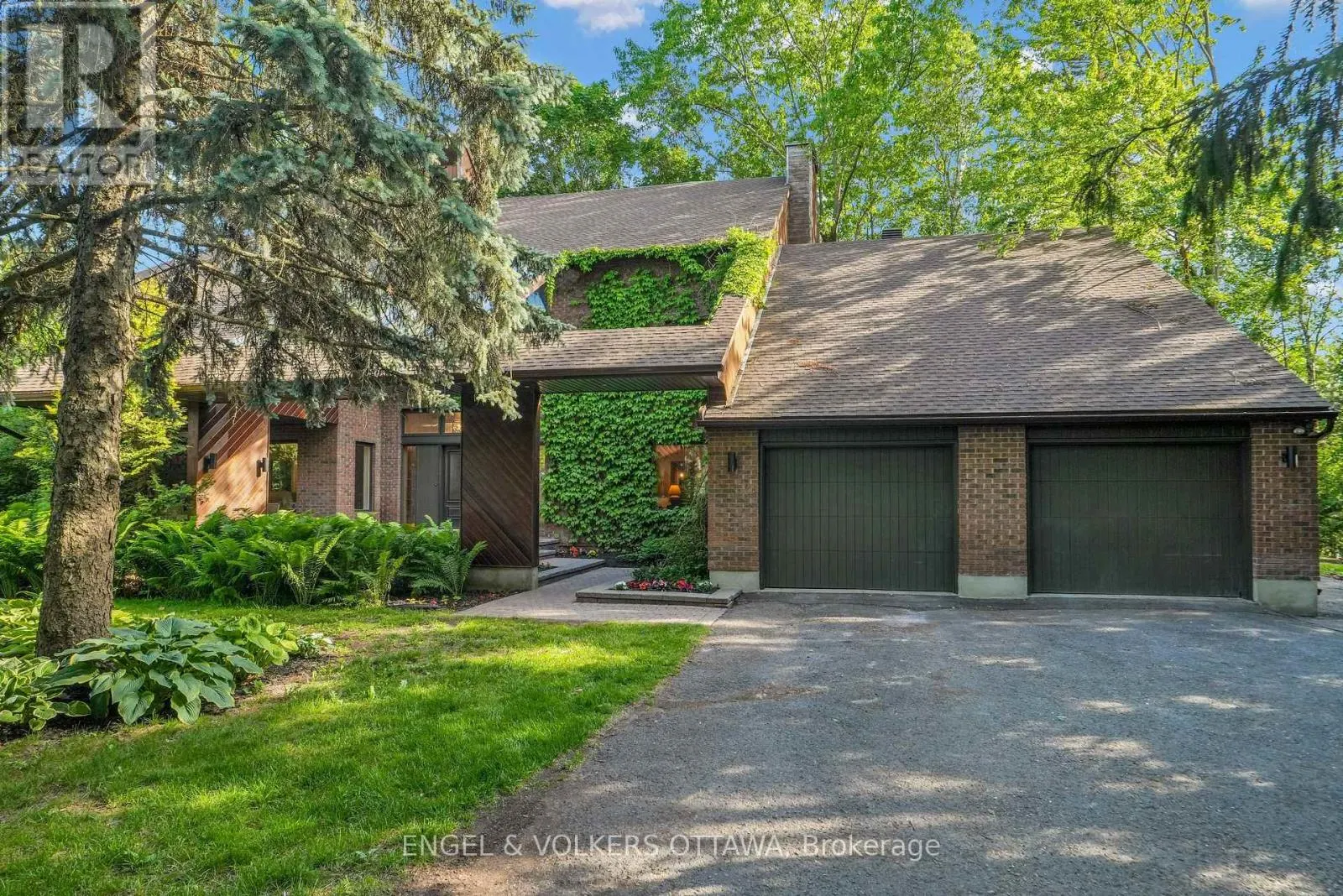 7 MID PINES GROVE