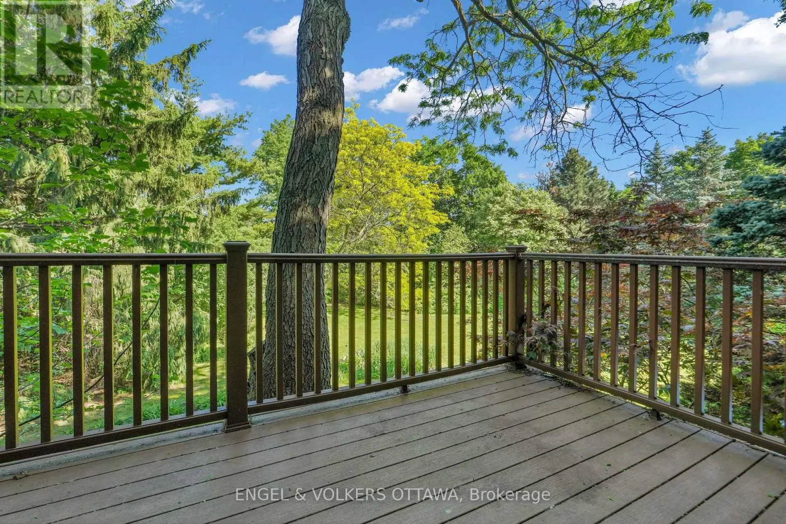 7 MID PINES GROVE