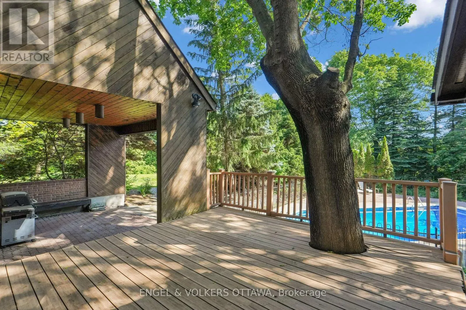 7 MID PINES GROVE