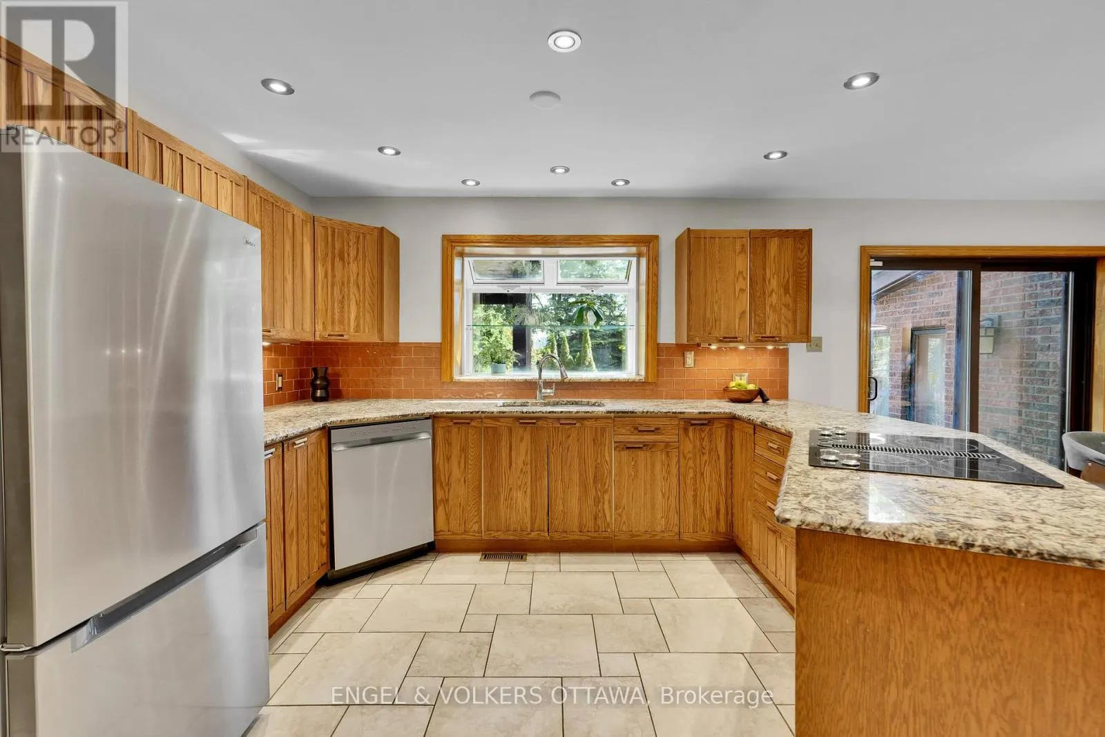 7 MID PINES GROVE