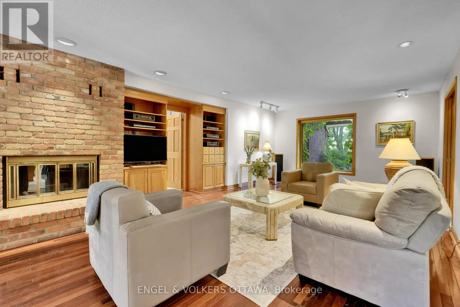 7 MID PINES GROVE