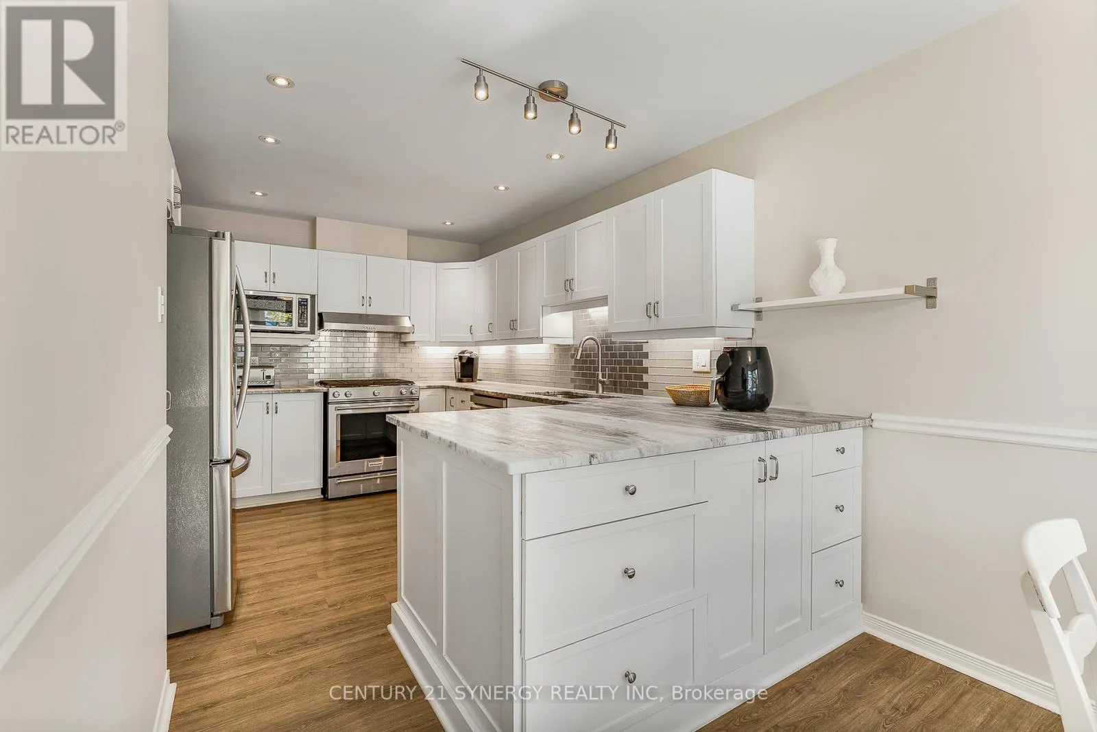16 - 32 INNESBROOK COURT