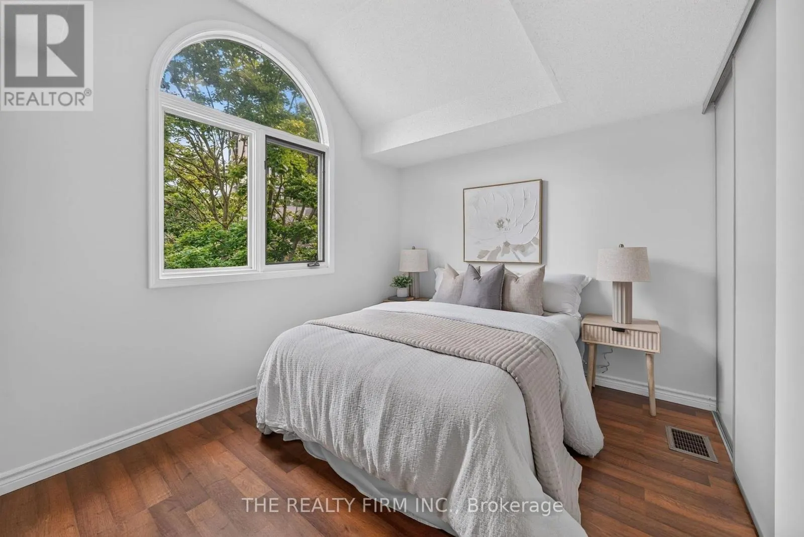 5 - 9 AILSA PLACE #5