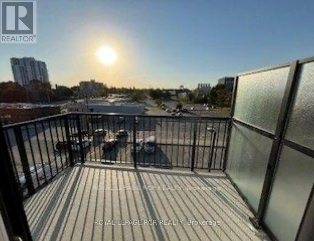112 - 708 WOOLWICH STREET