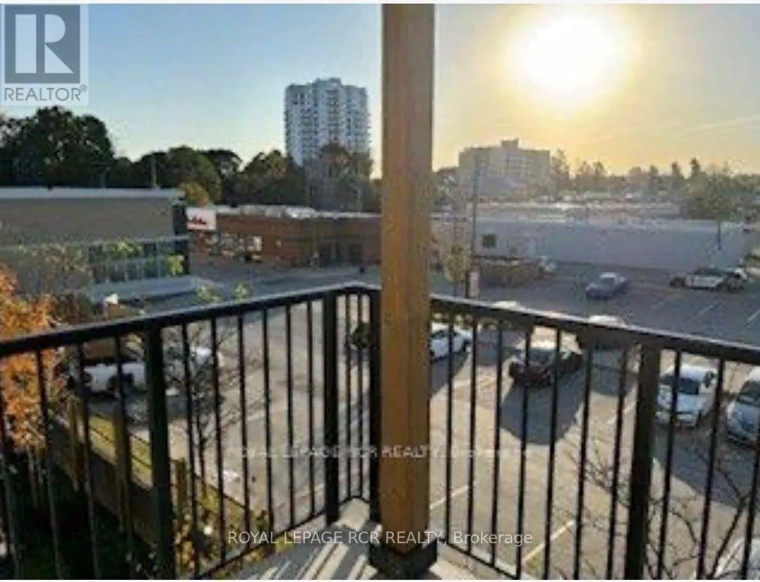 112 - 708 WOOLWICH STREET