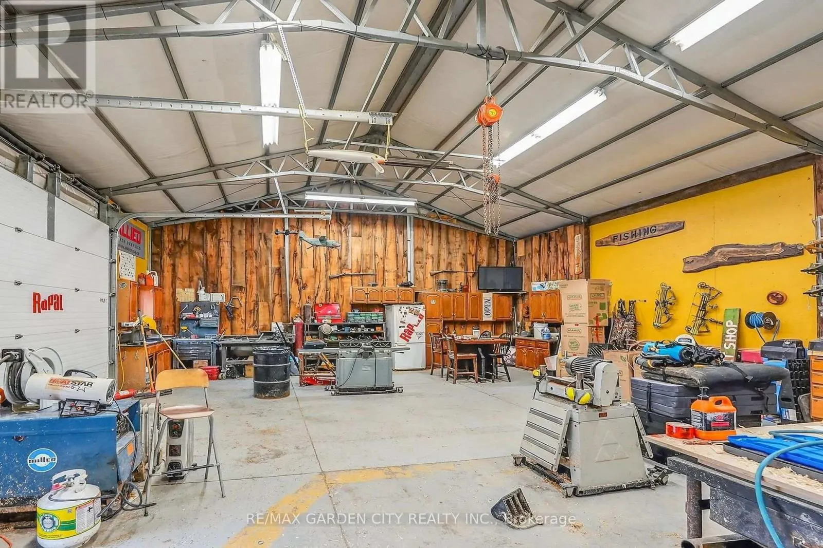 3745 KING STREET