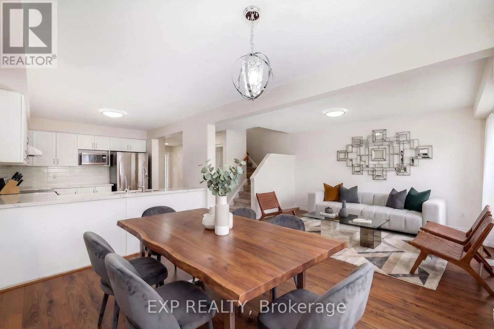 15 - 468 DOON DRIVE S