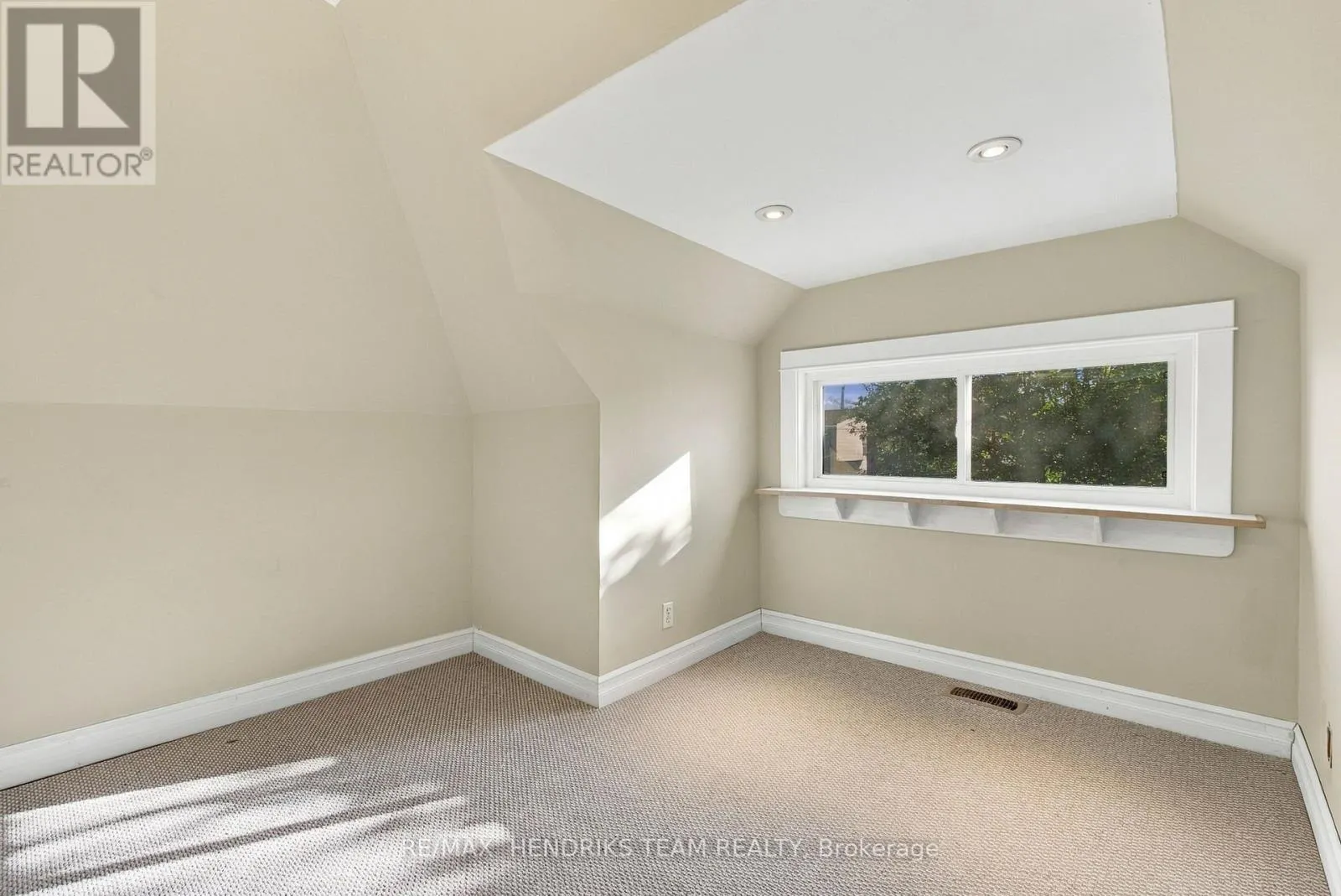 154 PROSPECT STREET N