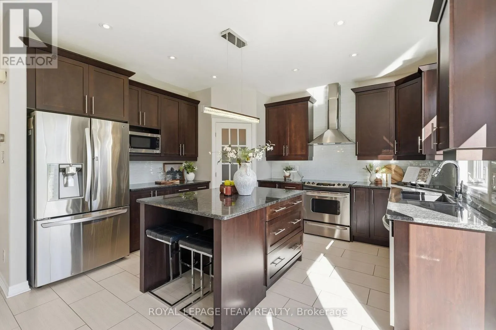 230 DAVE SMITH CRESCENT