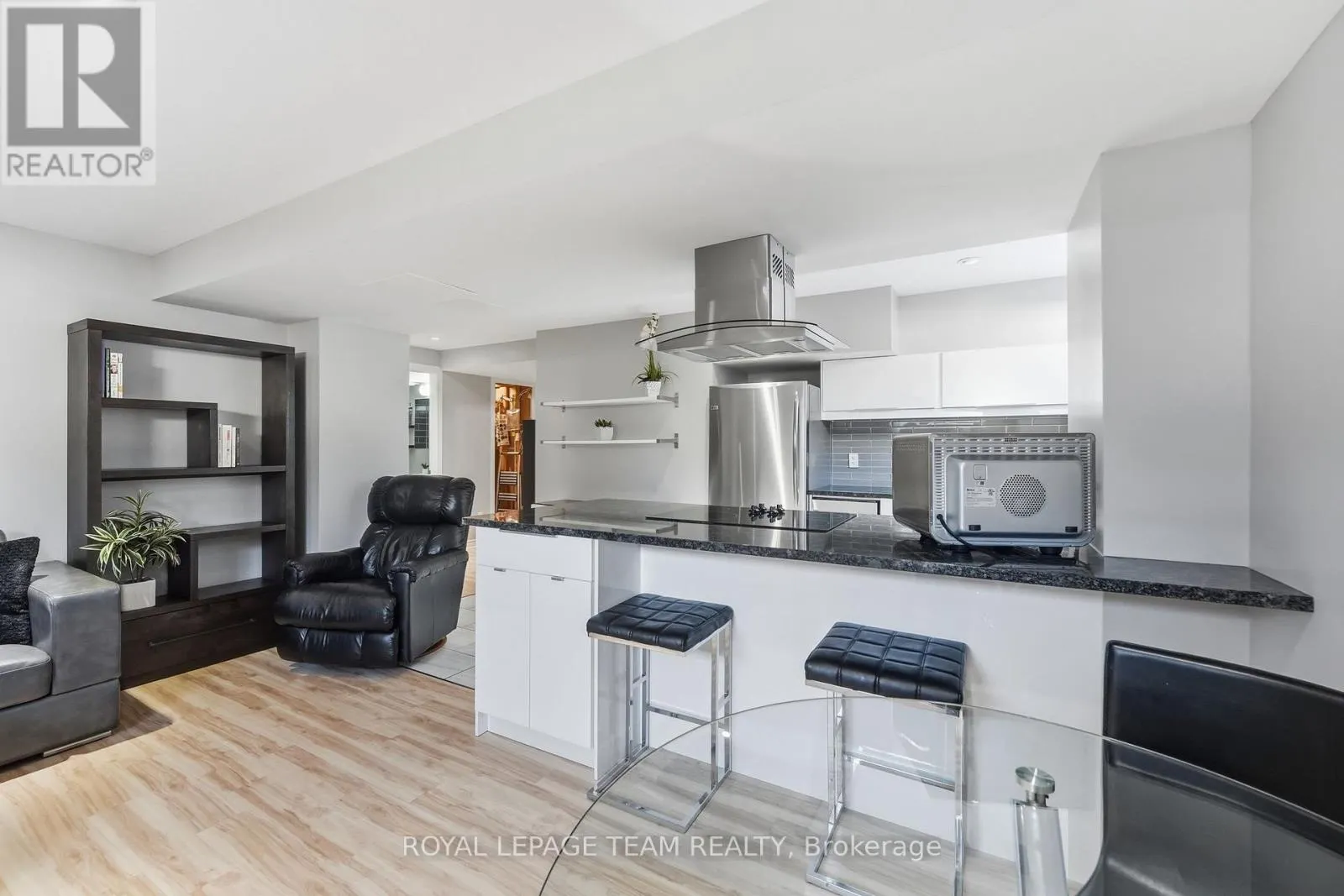 230 DAVE SMITH CRESCENT