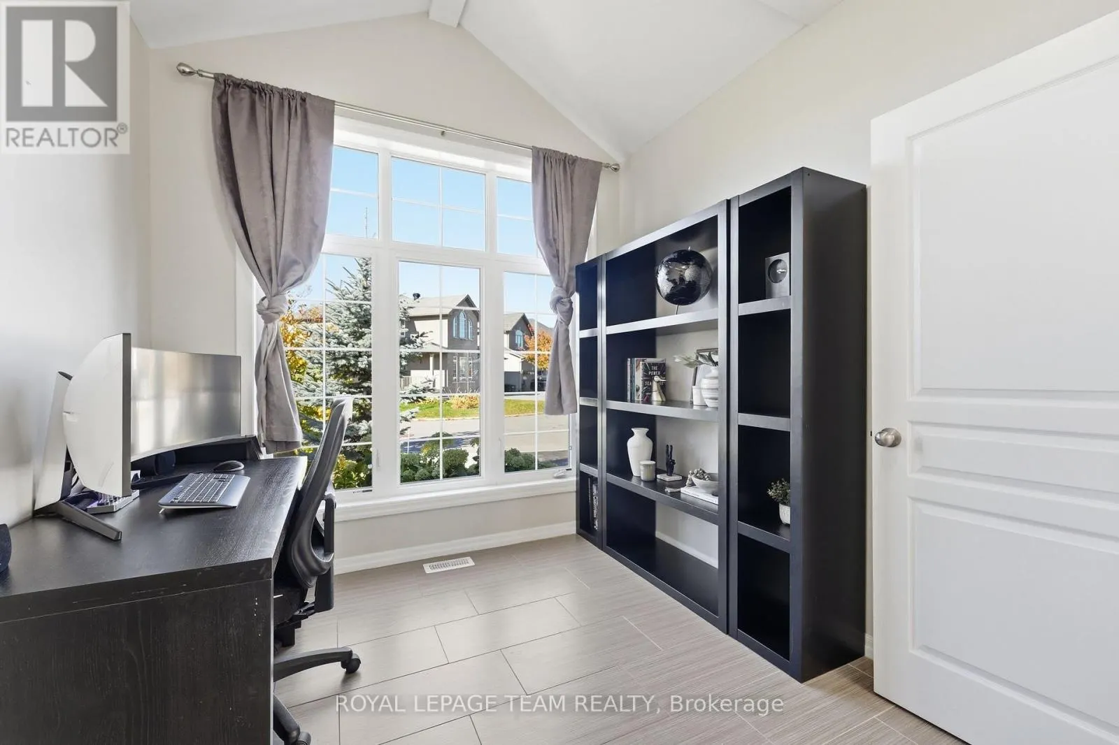 230 DAVE SMITH CRESCENT