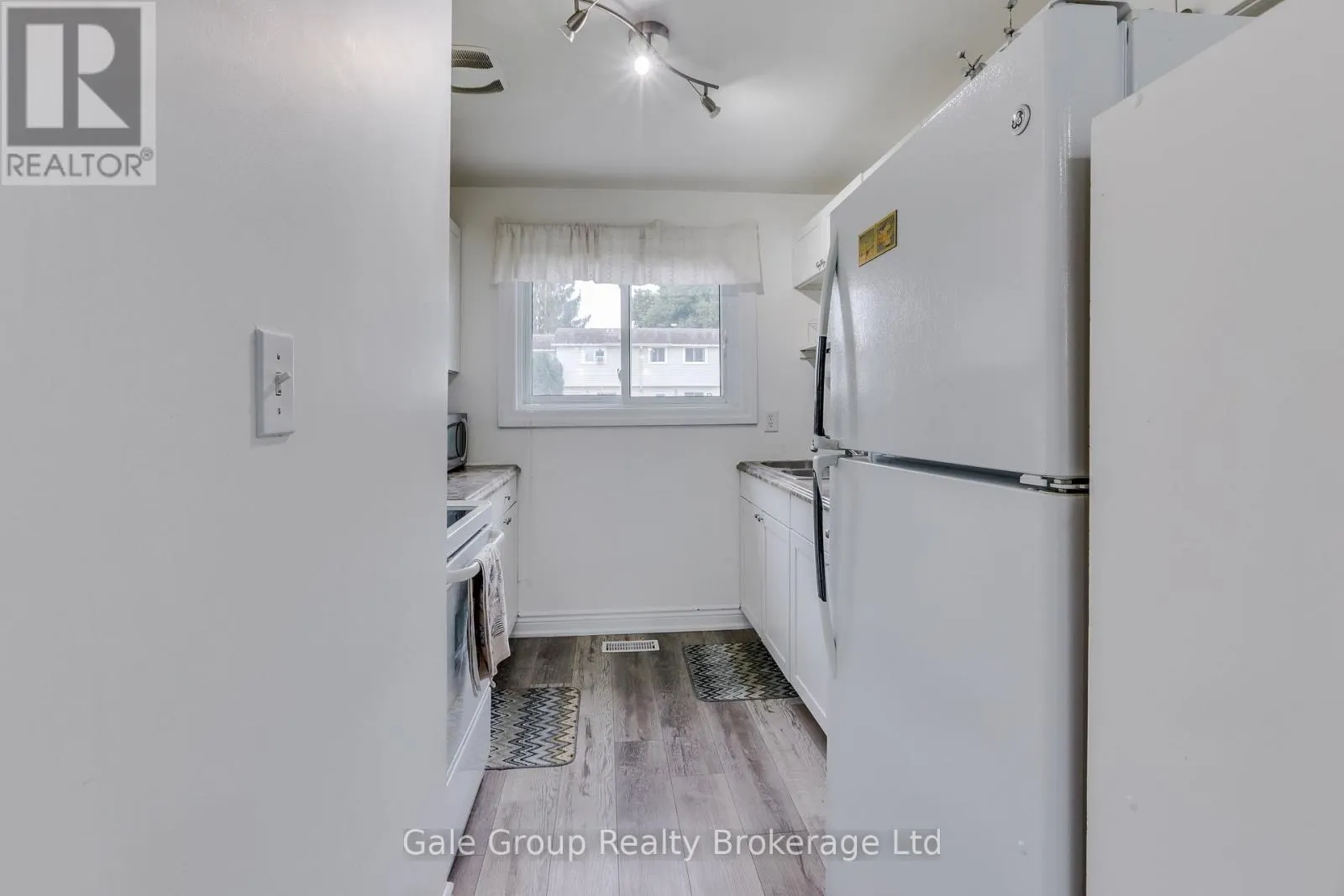 9 - 105 SPRINGBANK AVENUE #9