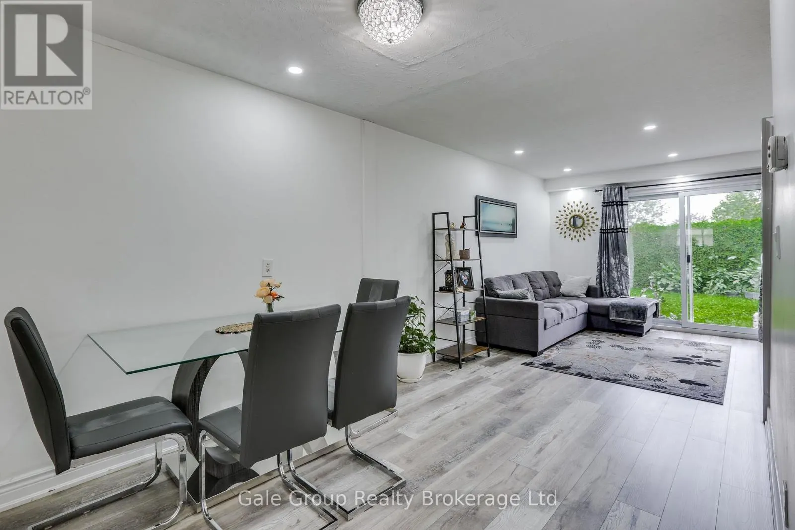 9 - 105 SPRINGBANK AVENUE #9