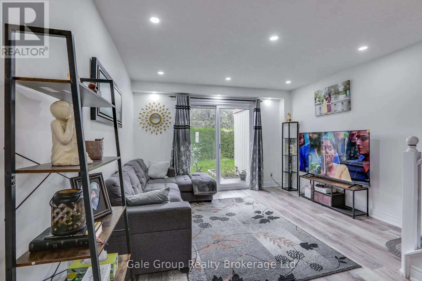 9 - 105 SPRINGBANK AVENUE #9