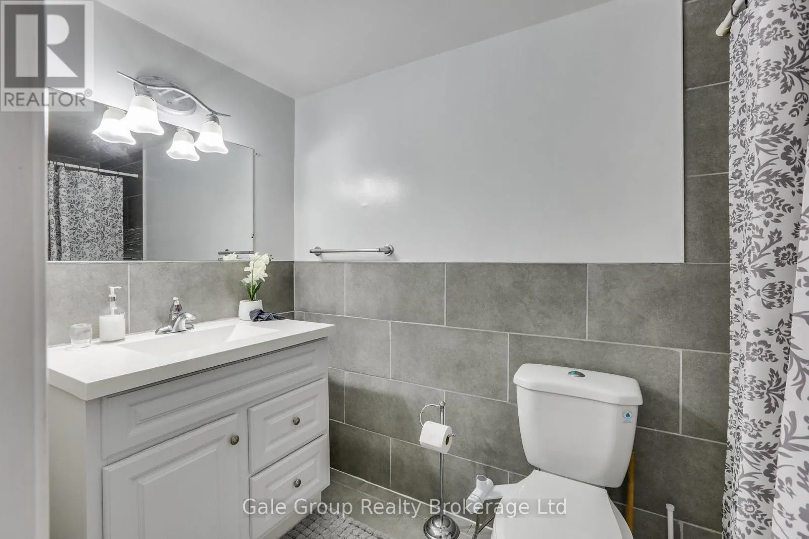 9 - 105 SPRINGBANK AVENUE #9