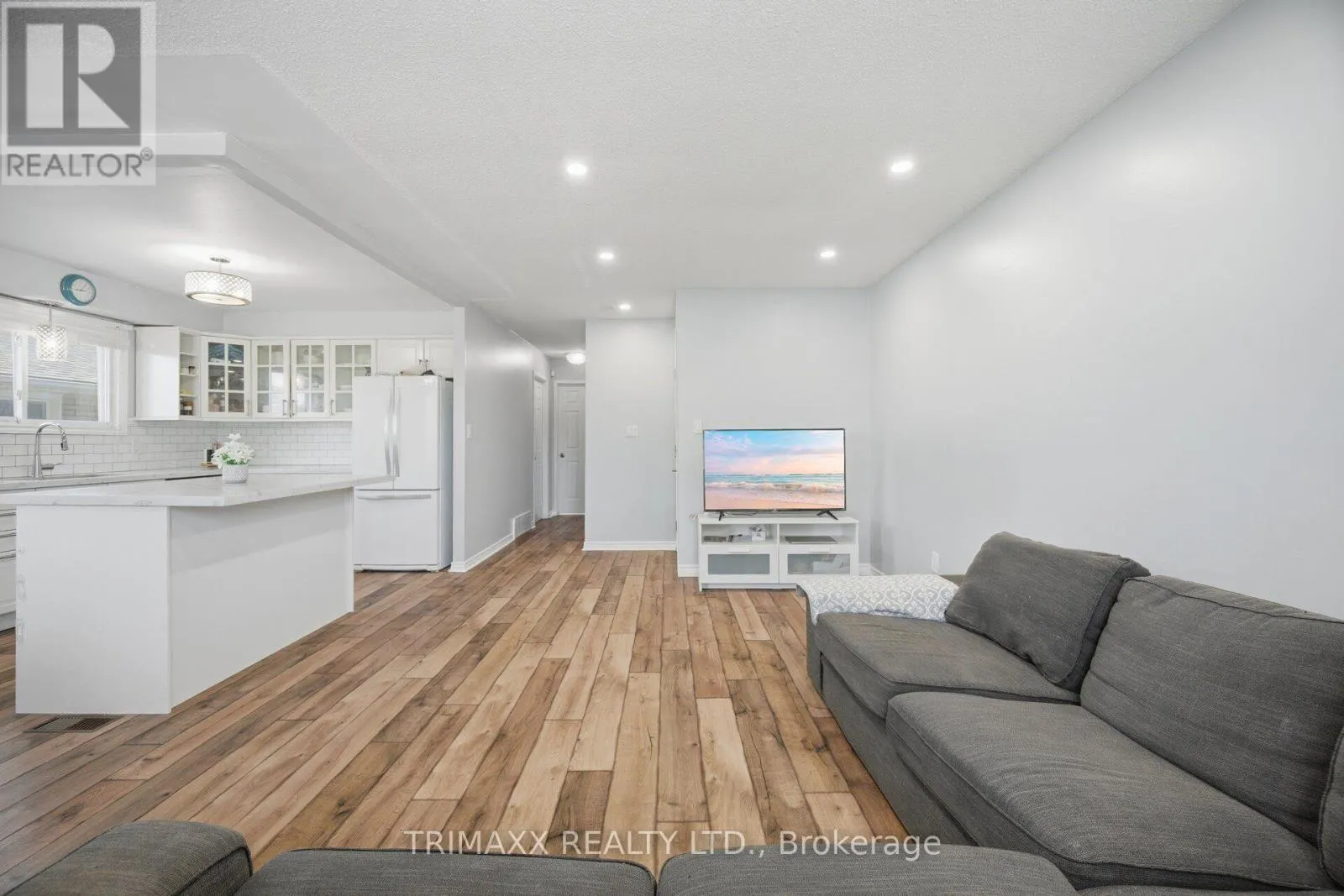 16 LORAINE DRIVE