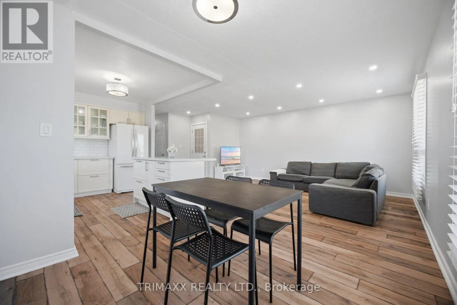 16 LORAINE DRIVE