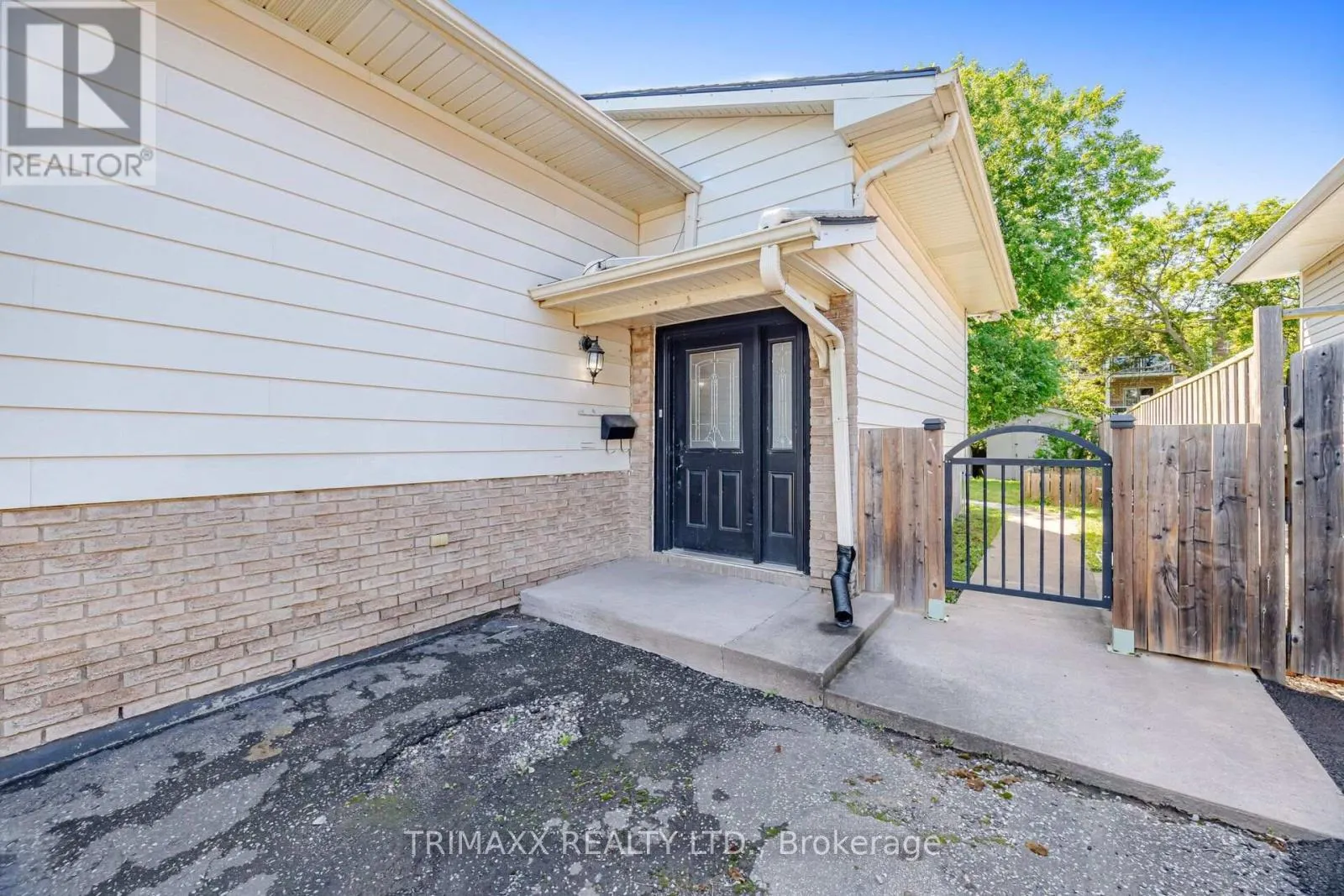 16 LORAINE DRIVE