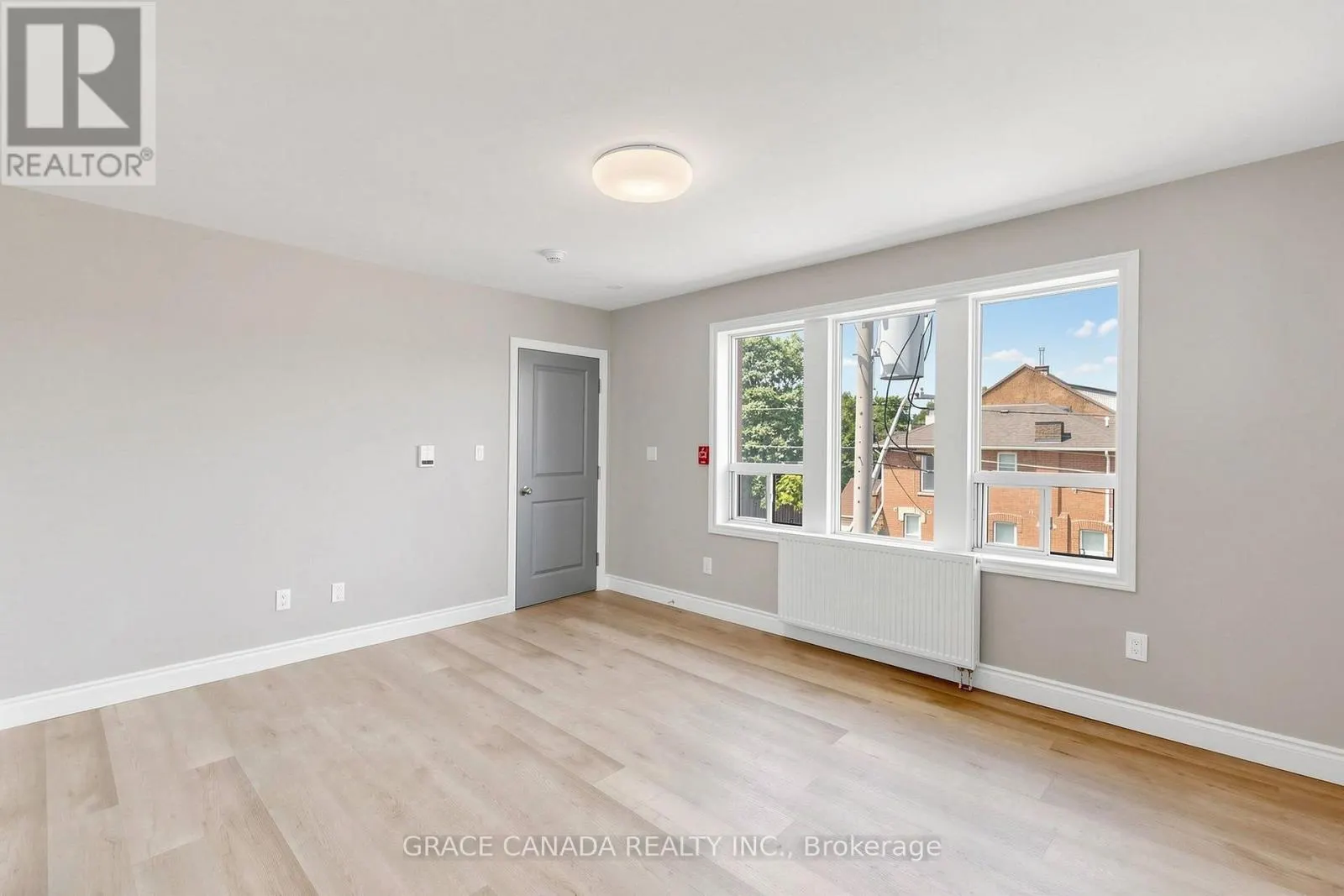 UNIT 11 - 71 SANFORD AVENUE S