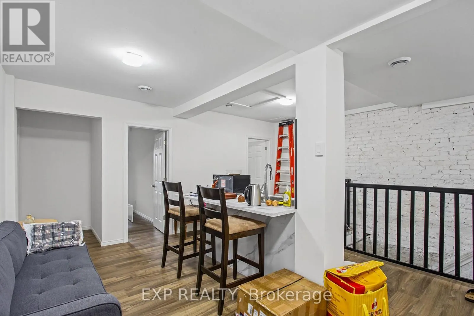 71 MAIN STREET E