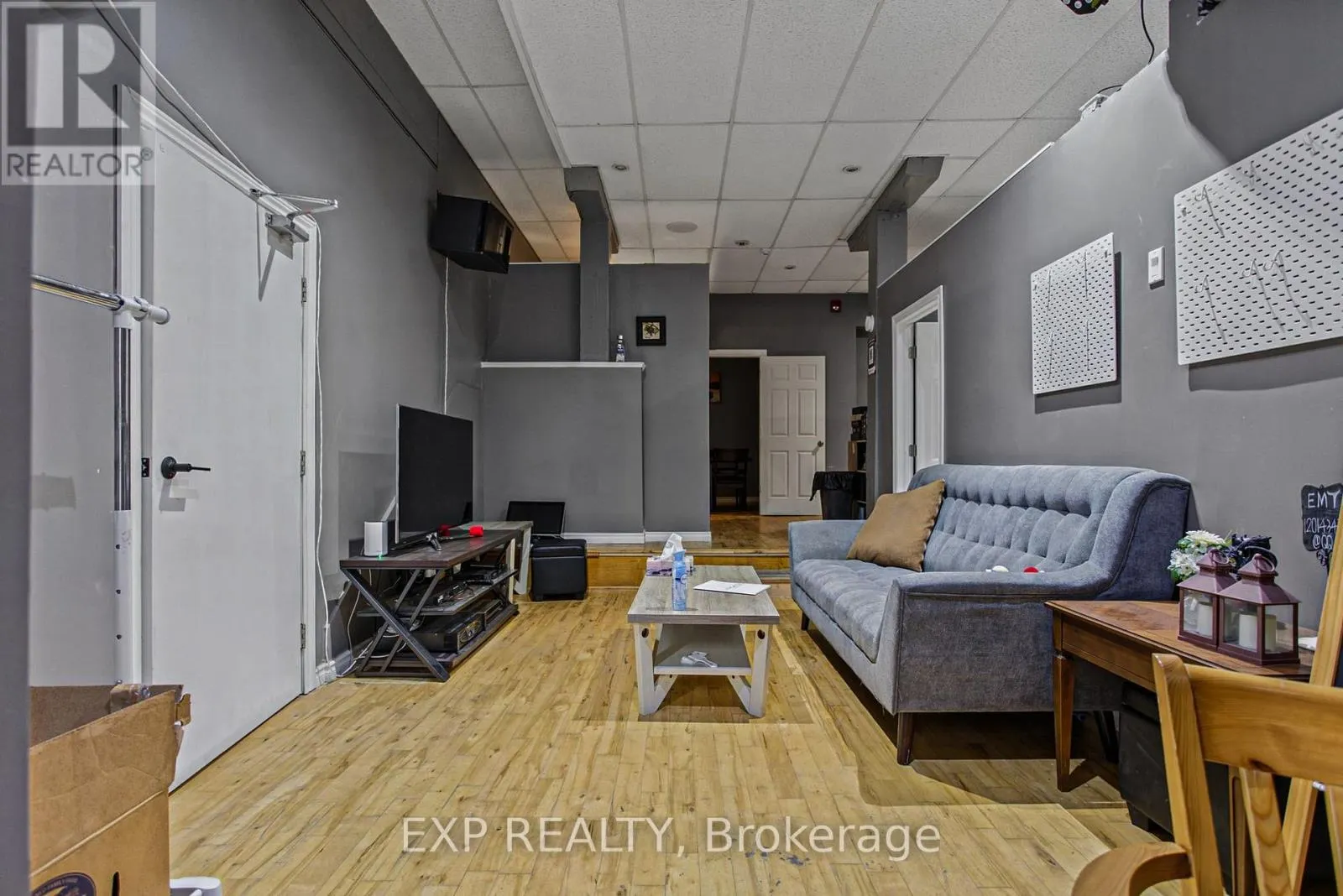71 MAIN STREET E