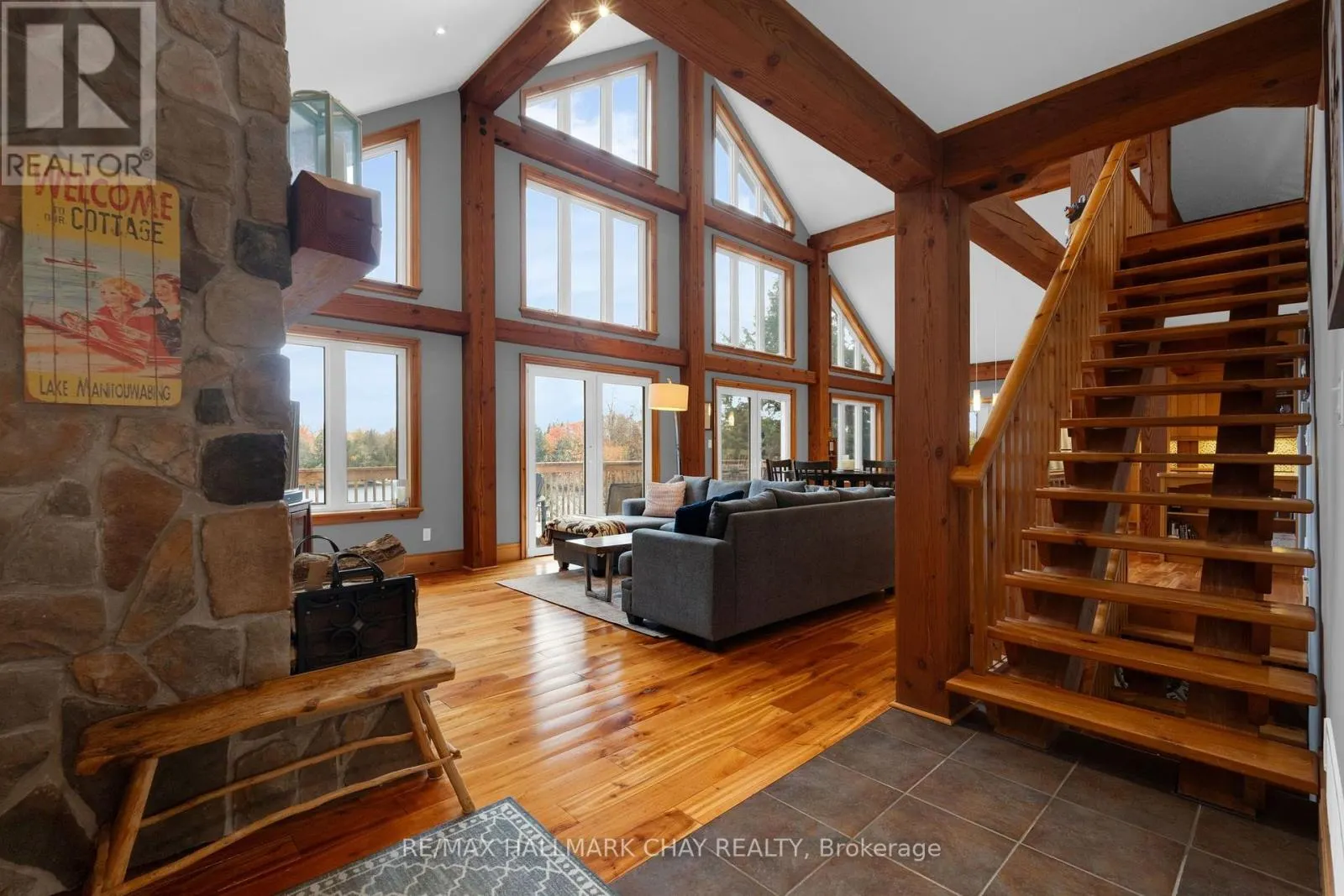 7 LYNDSEY LANE