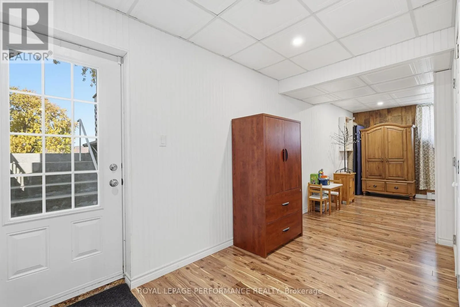 2204 BAY ROAD